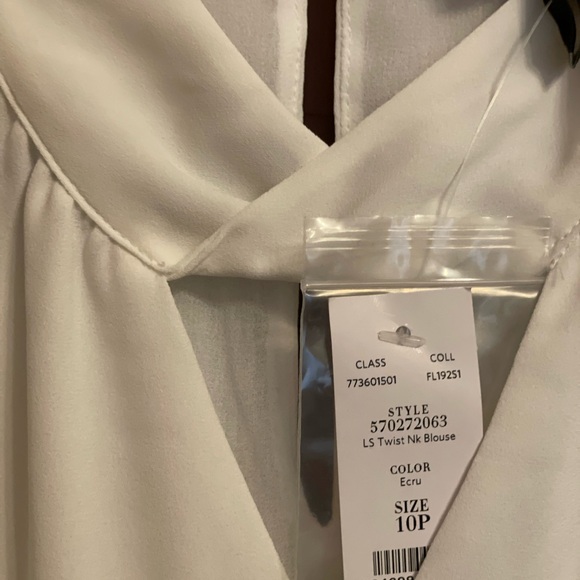 WHBM Ecru Blouse - Picture 2 of 4